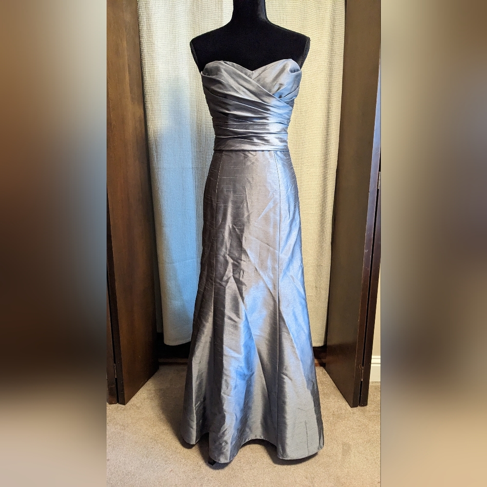 VINTAGE WTOO Long Silver Formal Gown Dress Size 10 - Picture 3 of 17